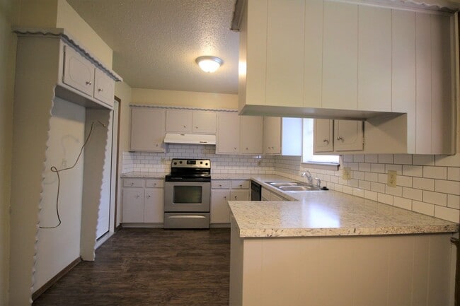 2602 Michael Dr