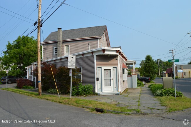 Building Photo - 202 Foxhall Ave Rental