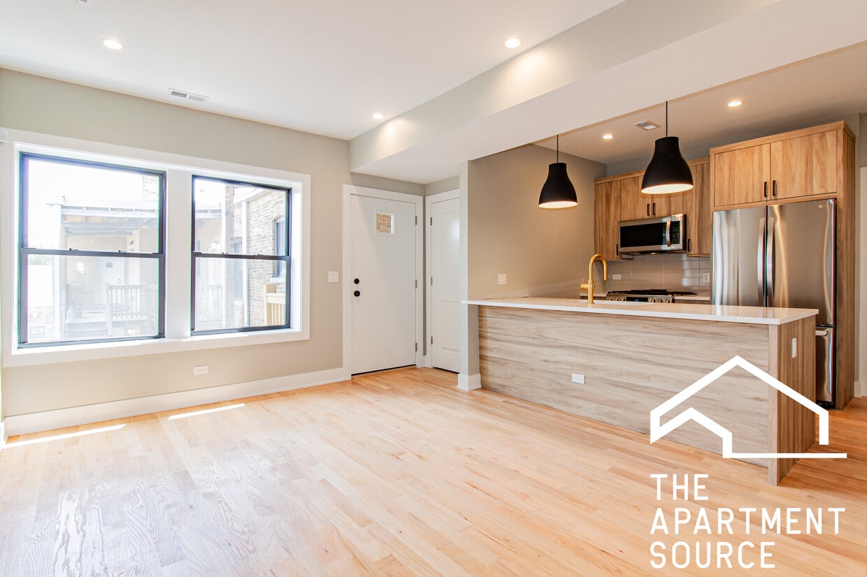 Photo - 2457 W Logan Blvd (Chicago, IL)