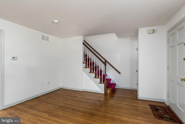Photo - 139 E 3rd St