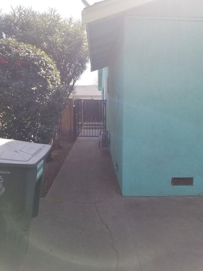 Photo - 1808 W Rumble Rd