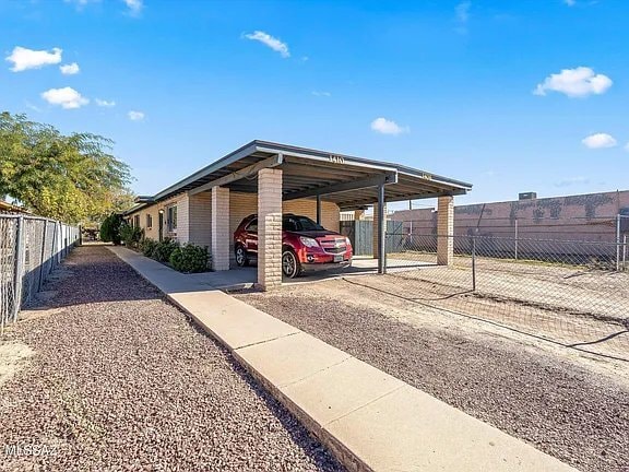 Photo - 1408-1410 N Hualpai Rd Unit 1408