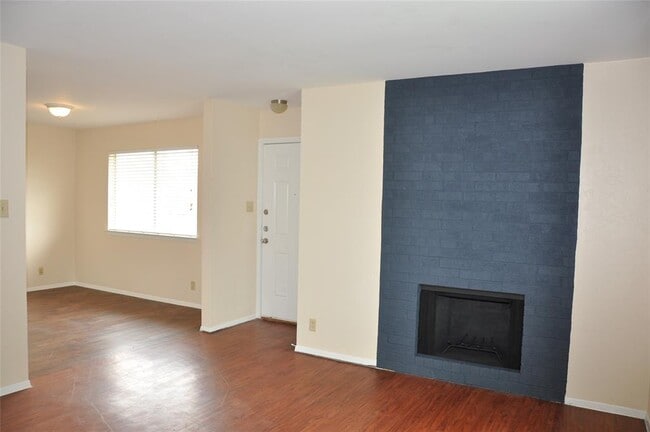 Photo - 10810 Topperwein Dr