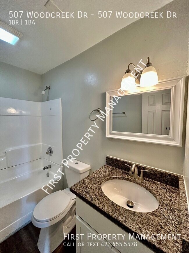 1 Free Month's Rent!! 1Bed/1Bath Apartment... Unit 507 Woodcreek Dr