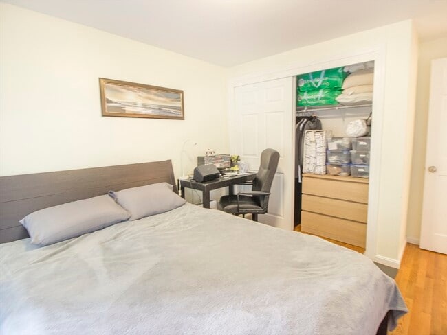 Photo - 13 James Way Unidad #