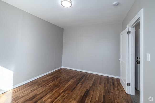 2BR, 1BA - 617SF - Bedroom - 2020 Park