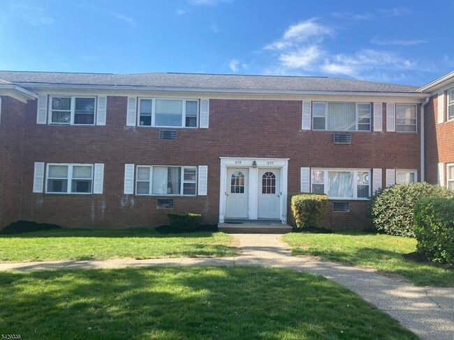 Building Photo - 1173 A Valley Rd