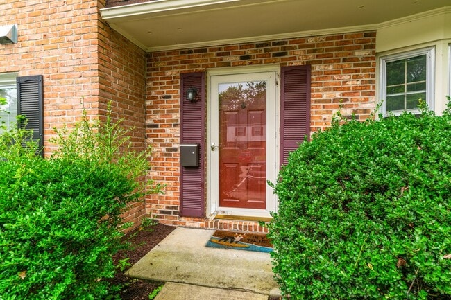 Photo - Comfortable Townhome in a Haymarket Square Community
