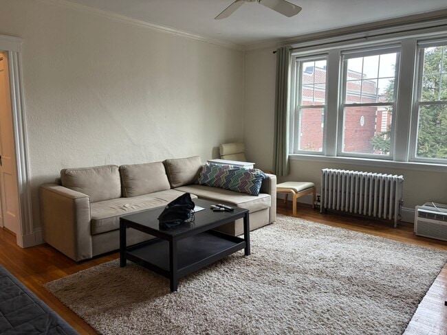 Building Photo - 52 Babcock St Unit 5