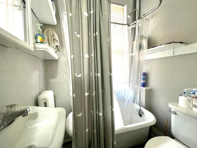 Photo - 476 Massachusetts Ave