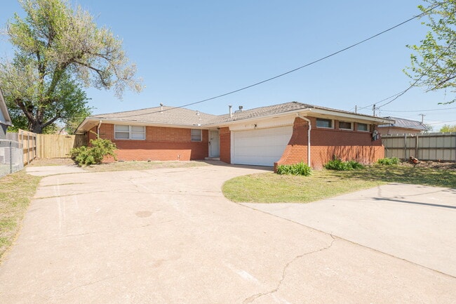 Building Photo - 5911 NW 30th St