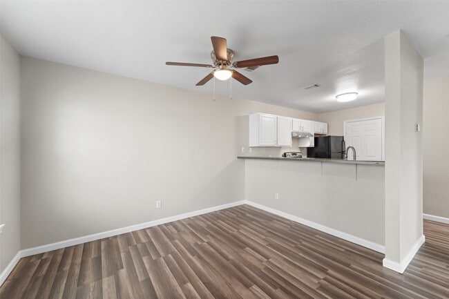 512 Hollyhock st Unit 12