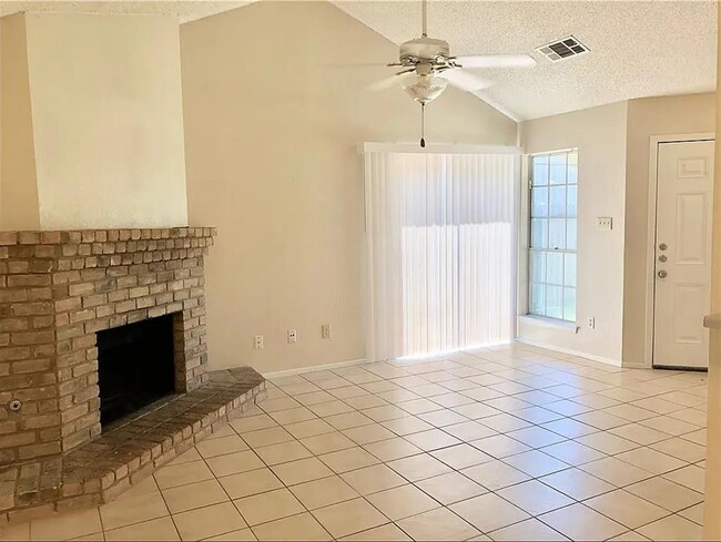 Photo - 319 Greenlawn Blvd