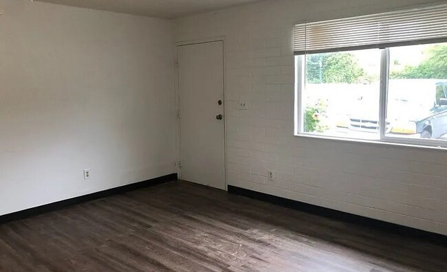 Photo - 1126-1130 24th St Unidad 1130