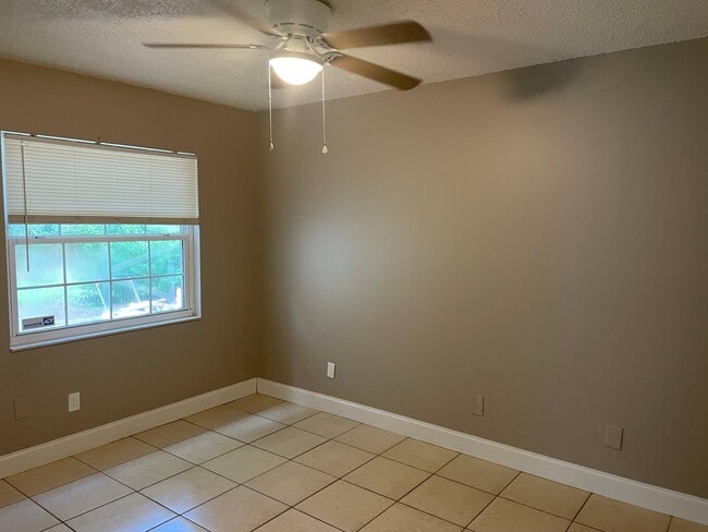 Photo - 11601 Valencia Dr Unit B