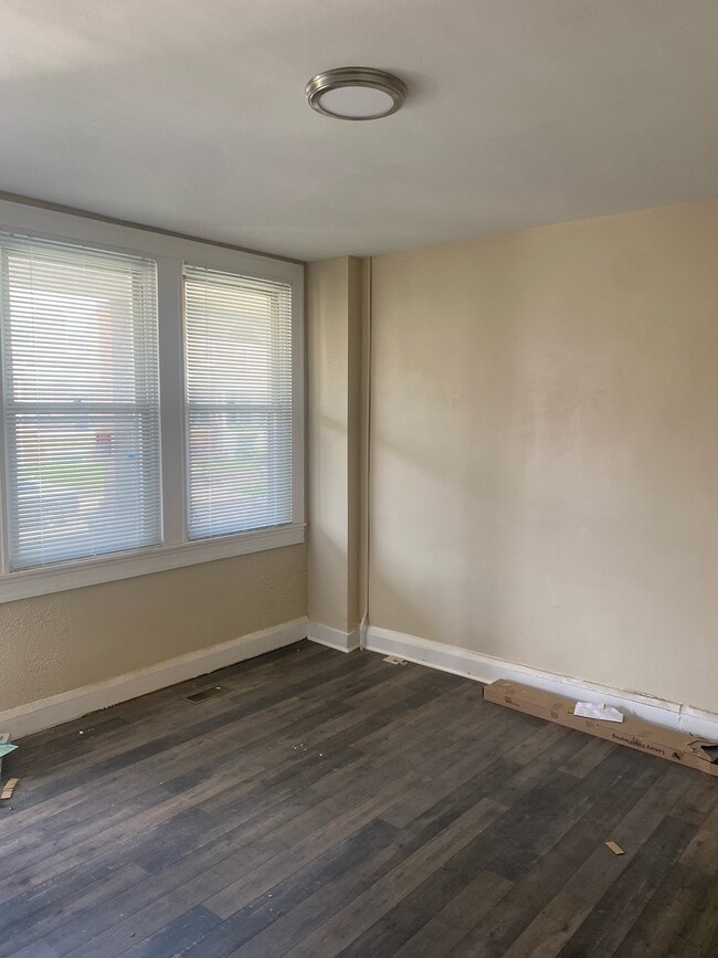 Photo - 3117 Chesterfield Ave