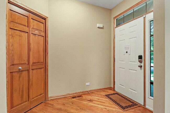 Photo - Spacious 3-Bedroom Townhouse with Main-Flo...