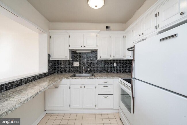 Photo - 224 W Rittenhouse Square Unit 809
