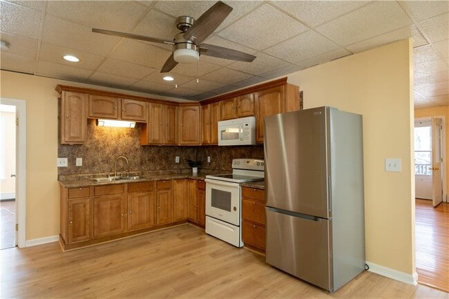 Building Photo - 43 Rivulet St Unit 1