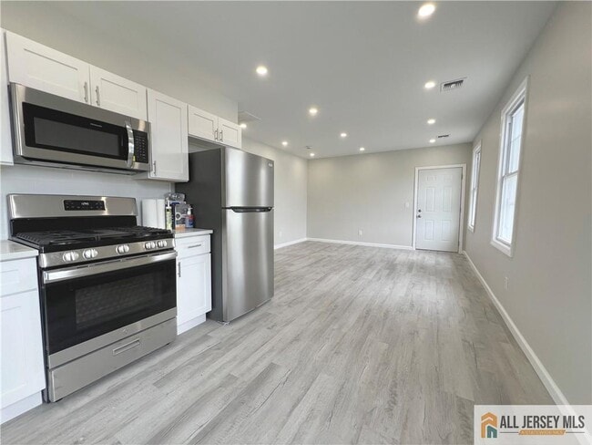 Photo - 588 Livingston Ave Unit 2B