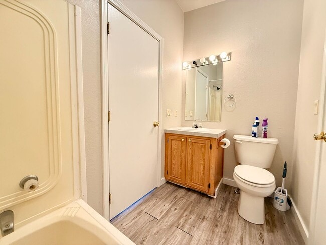 Photo - 470 Cedar St