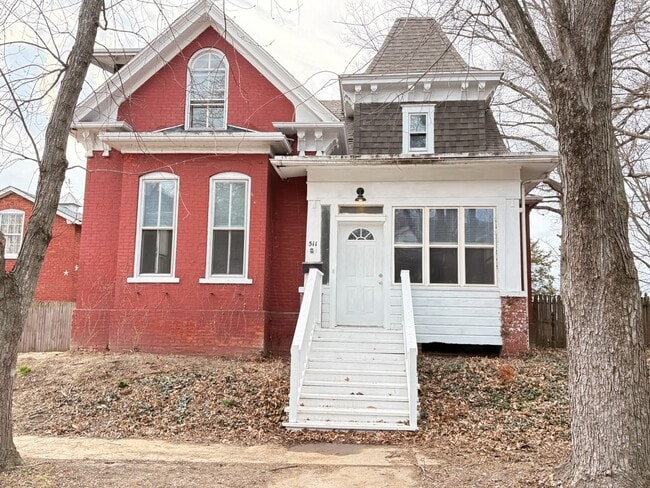 Building Photo - 511 Court St