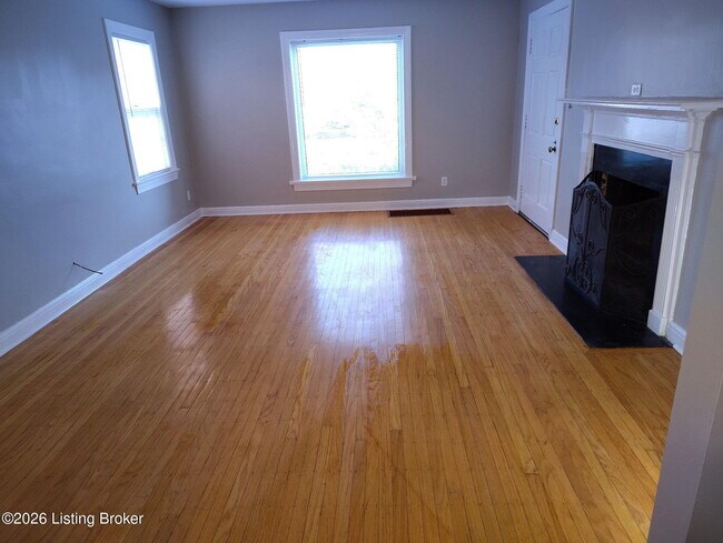 Photo - 3253 Lexington Rd