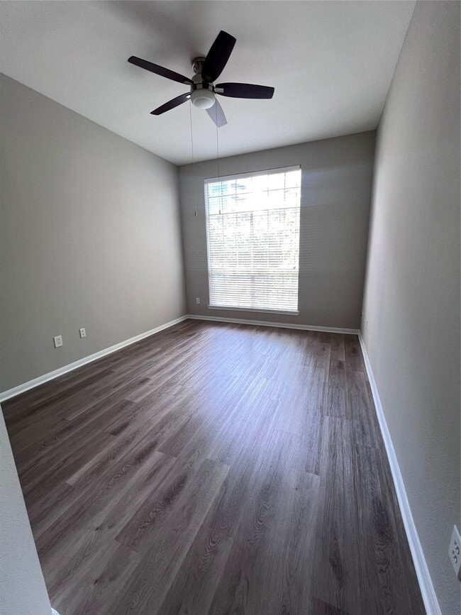 Building Photo - 5353 Memorial Dr Unit 4020 Rental