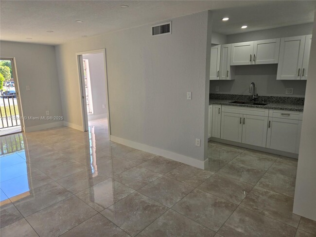 Photo - 4803 NW 7th St Unidad 202-14 Rental