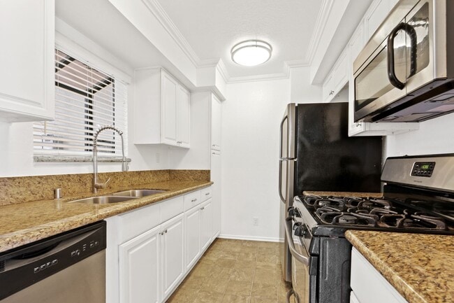 Photo - 10604 Wilkins Ave Unidad 101