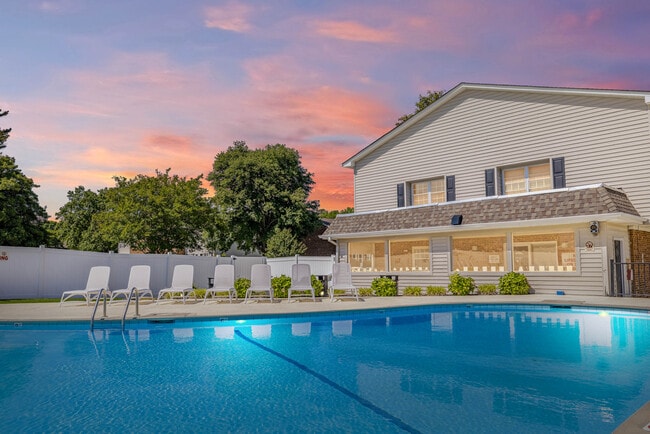 Beautiful Swimming Pool at Trails End Apartments in Burlington, NC - Trails End Apartments
