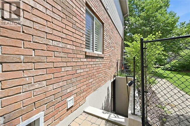 Photo - 15 Pelham Dr