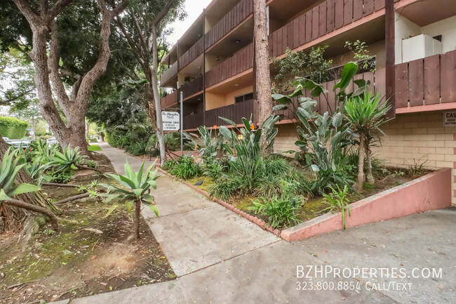 Updated 1Bedroom 1Bathroom In Prime West H... - Updated 1Bedroom 1Bathroom In Prime West H... Apartment Unit 304 1/2