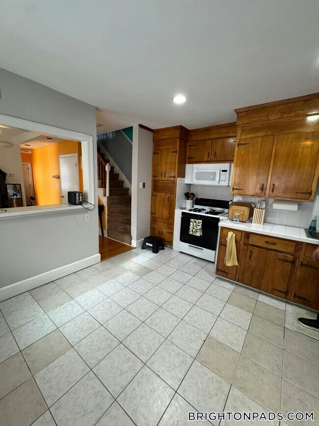 Photo - 19 Lothrop St Unit 2