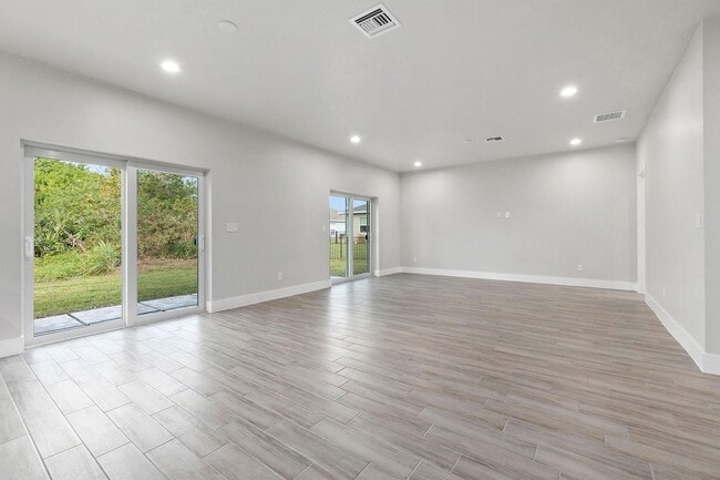Photo - 1351 SW Don Ct