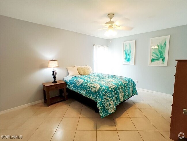 Building Photo - 230 SW 43rd St Rental