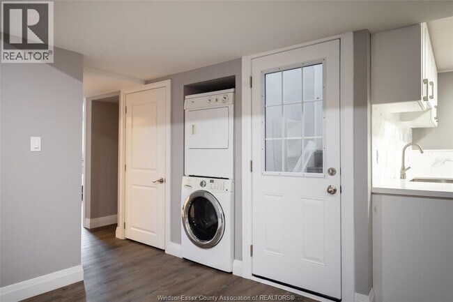 Photo - 1044 Lena Ave