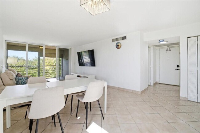 Photo - 9410 Tangerine Pl Unit 407