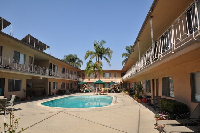 Royal Palms Apartments