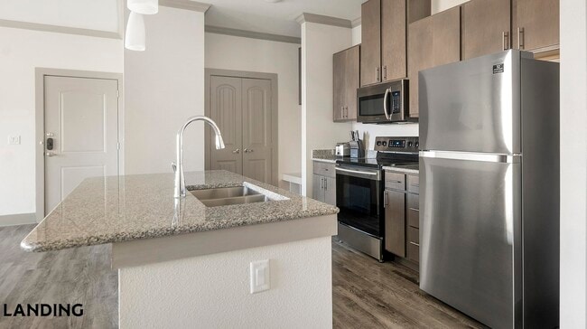 Photo - 12500 Shadowglen Trce Unit 9302