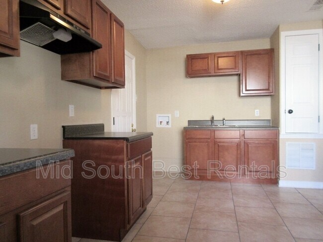 Photo - 4264 Westmont Rd