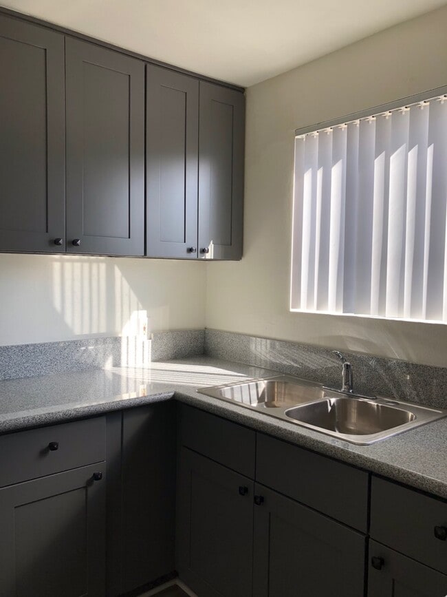 Photo - 5526 Carlton Way Unidad 302