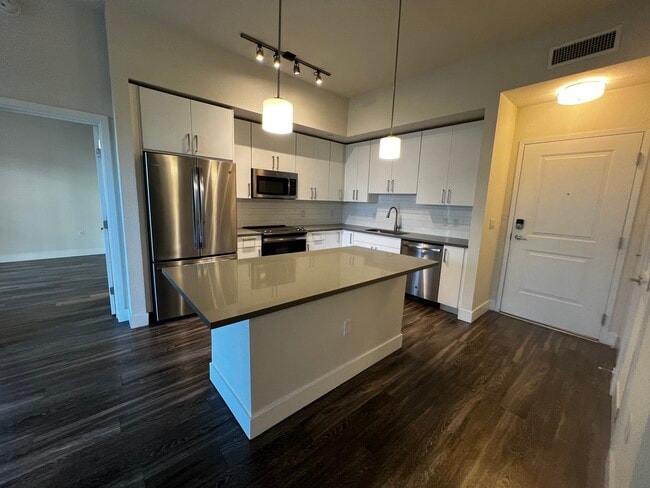 Building Photo - 342 NE 26th Ter Unit B1 Rental