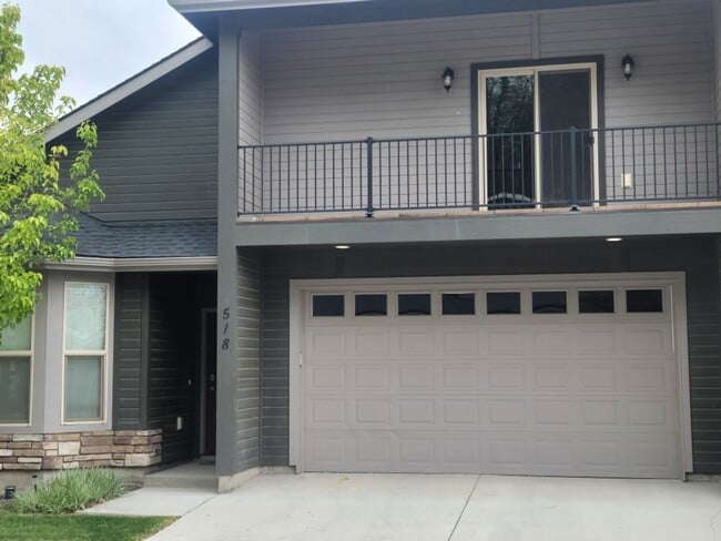 "Luxury Living: Stunning End Unit Townhome... - "Luxury Living: Stunning End Unit Townhome...