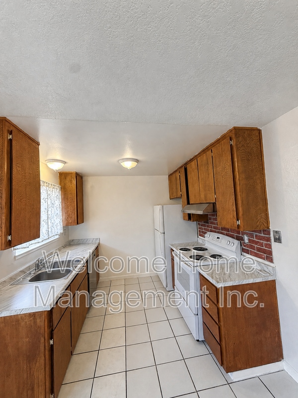 Photo - 2225 Hillsborough Ct