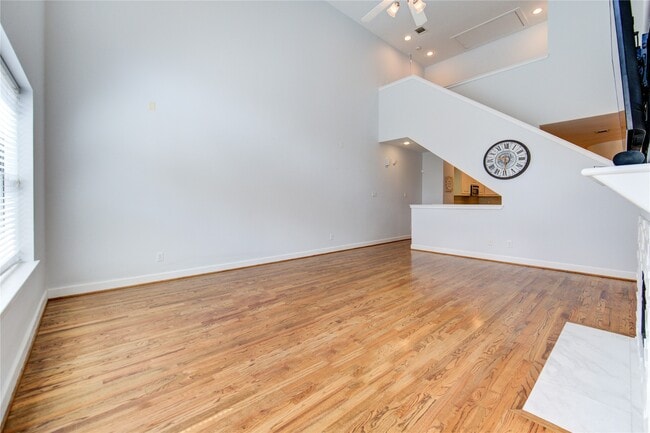 Building Photo - 650 Westcross St