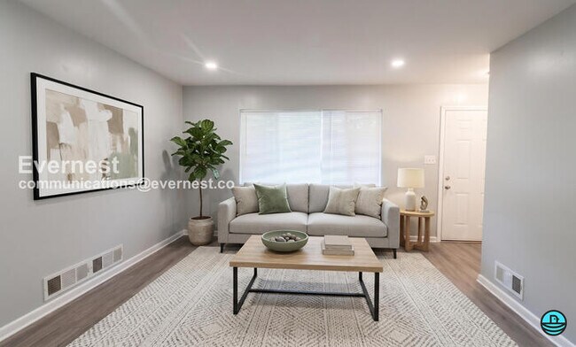 Photo - 3227 Hobart Dr NW