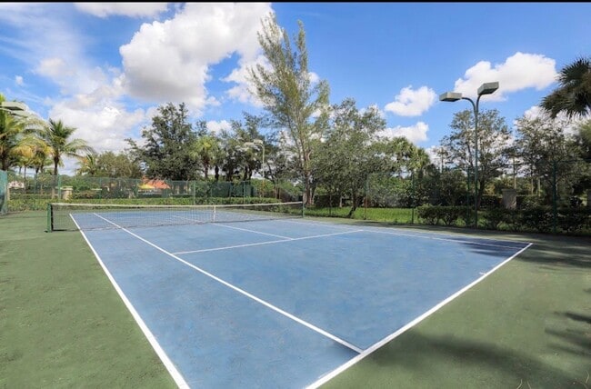 Photo - 28151 Dovewood Ct Unidad 202