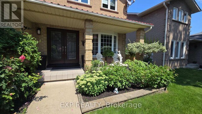 Photo - 281 Mississaga St