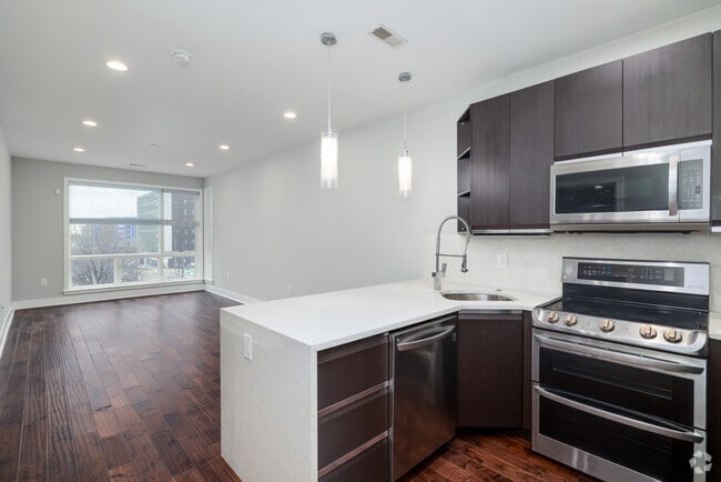1BR, 1BA - 950SF - Kitchen/Living Room
